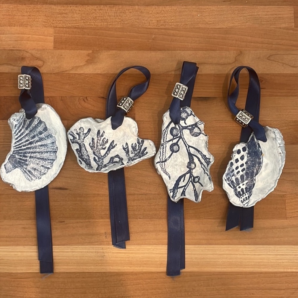 SET of COASTAL SEASHELL ORNAMENTS / Napkin Rings ornaments blue silver set of 4